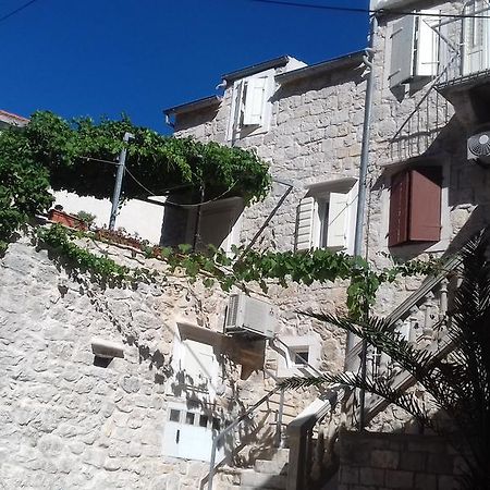 Apartments Donika Komiza Luaran gambar