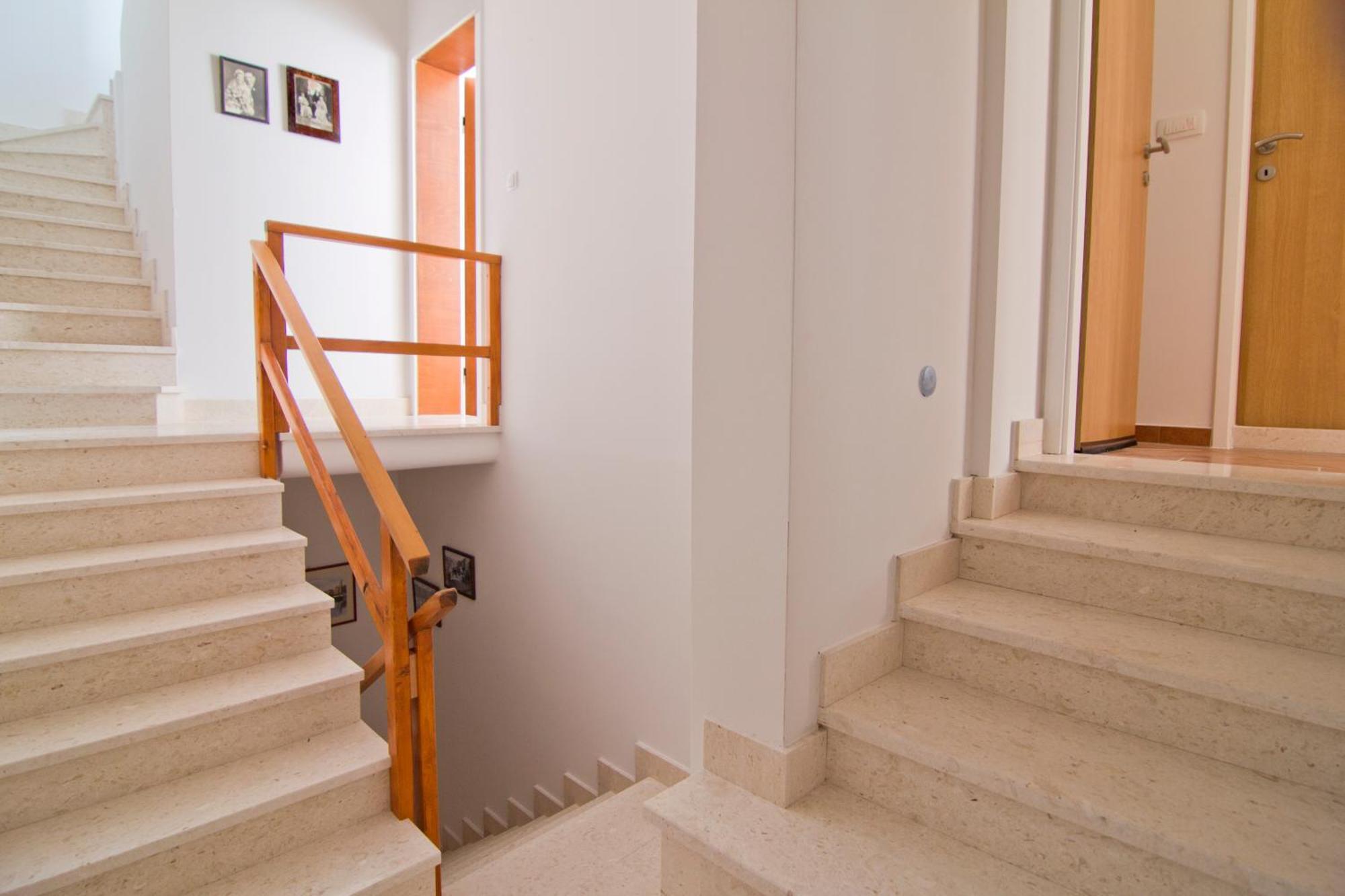 Apartments Donika Komiza Luaran gambar
