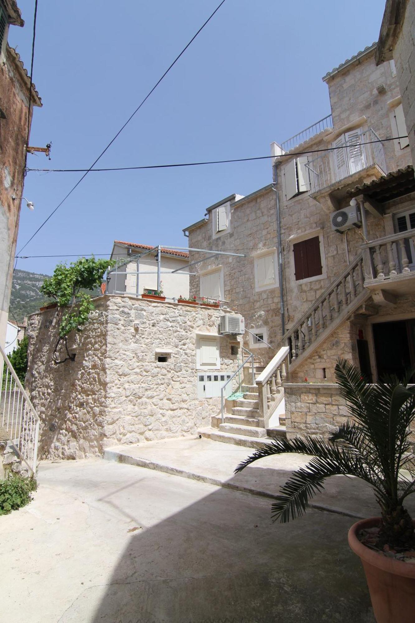 Apartments Donika Komiza Luaran gambar