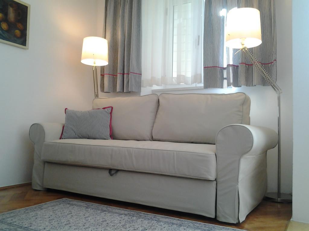 Apartments Donika Komiza Luaran gambar