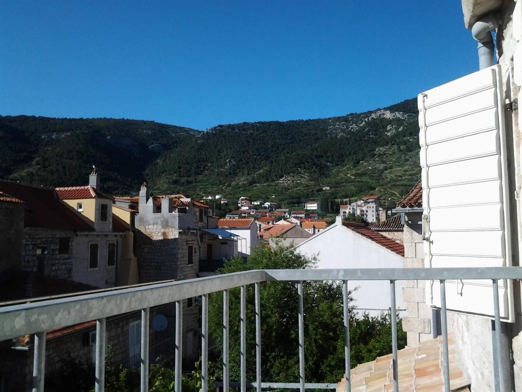 Apartments Donika Komiza Luaran gambar